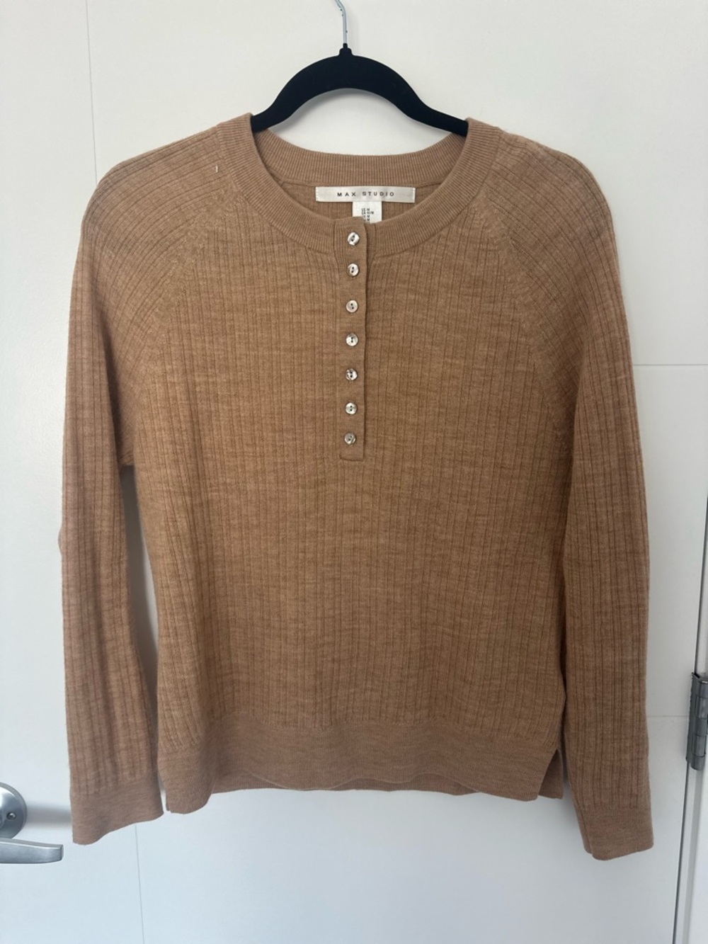 Max Studio 100% Merino Wool Henley Sweater Tan Camel Size Medium Soft Knit